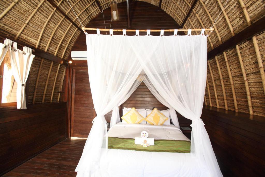 Sunset Coin Lembongan Hotel Exterior photo