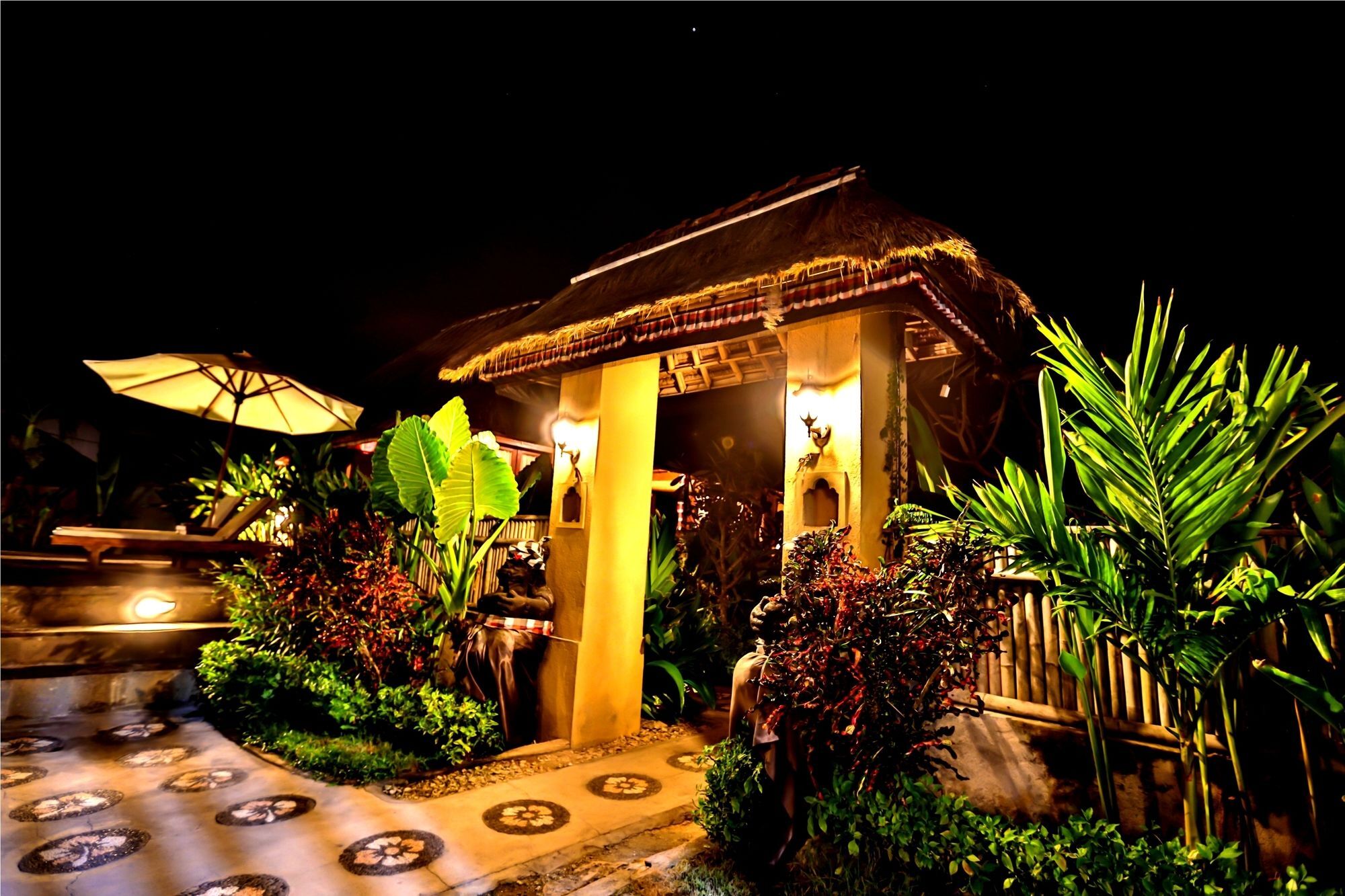 Sunset Coin Lembongan Hotel Exterior photo