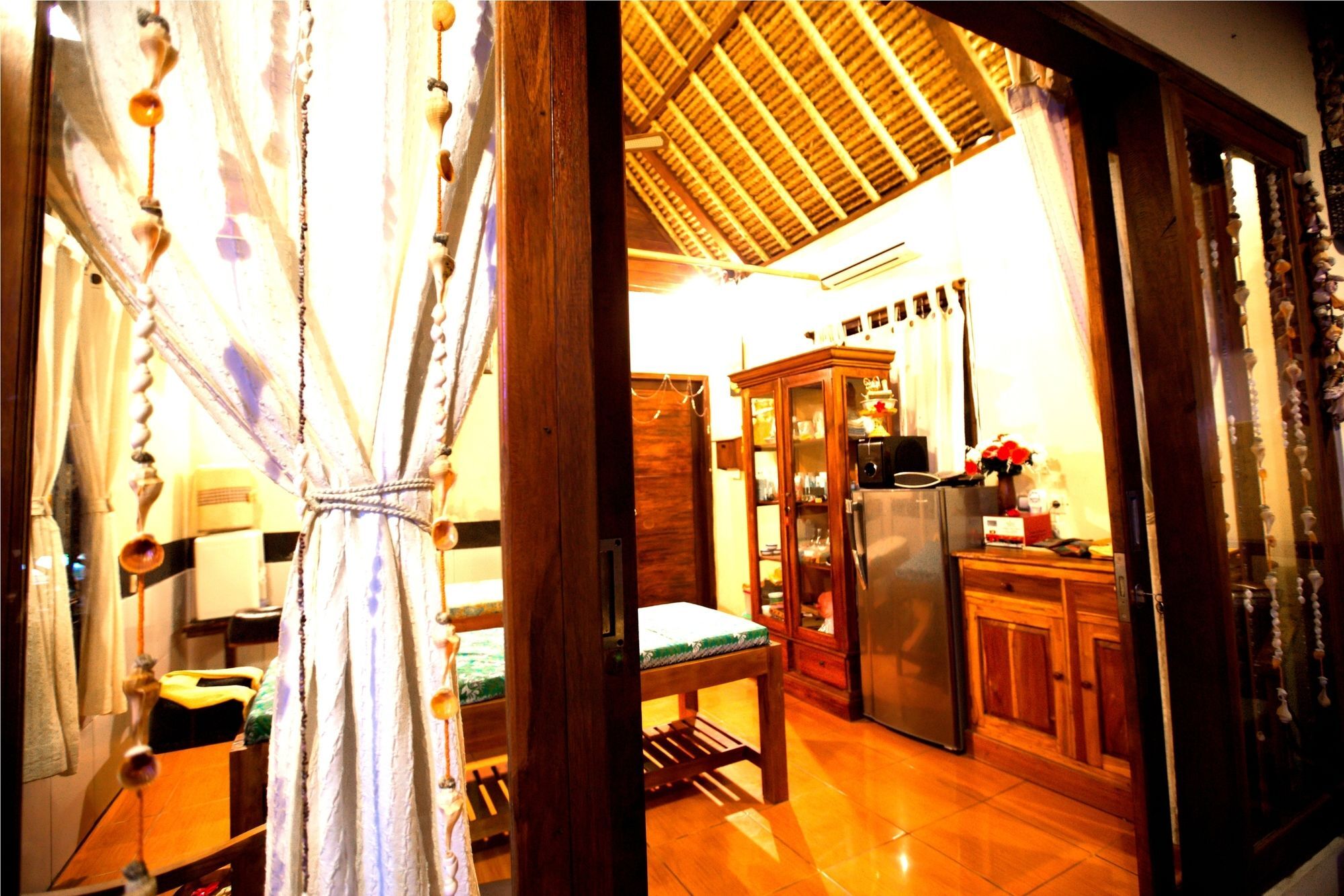 Sunset Coin Lembongan Hotel Exterior photo