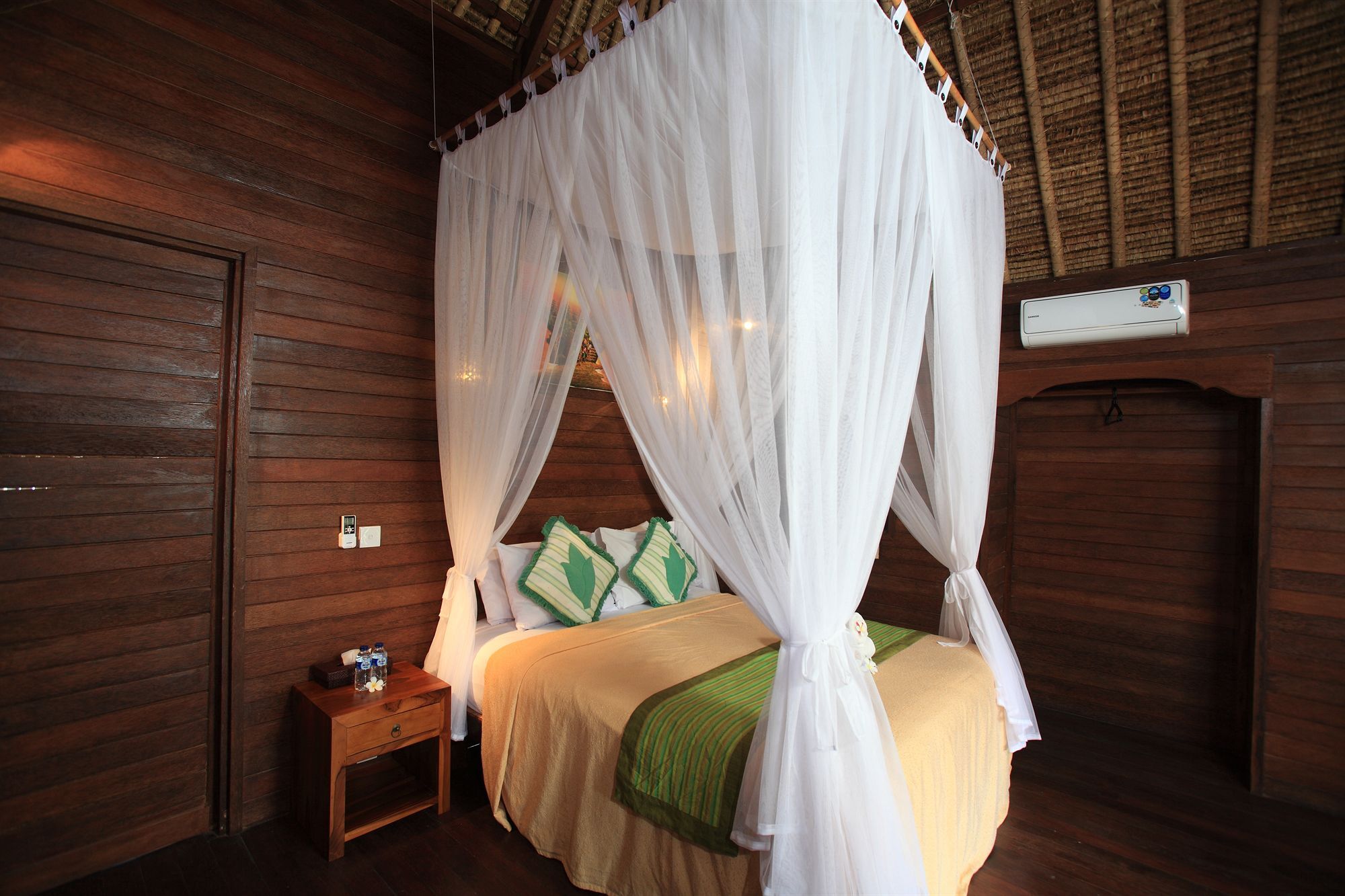 Sunset Coin Lembongan Hotel Exterior photo