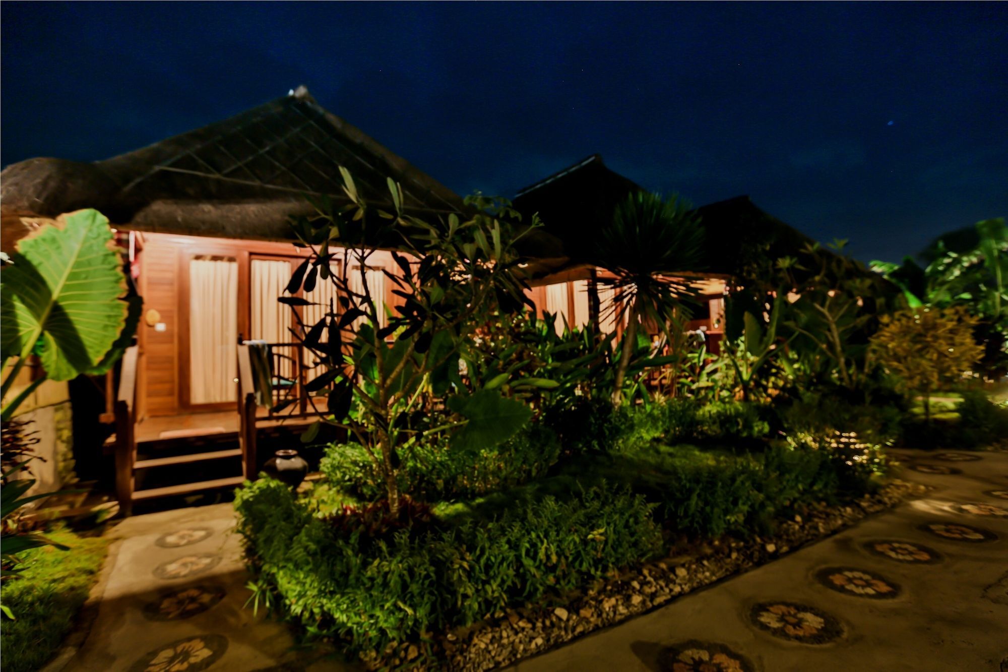 Sunset Coin Lembongan Hotel Exterior photo