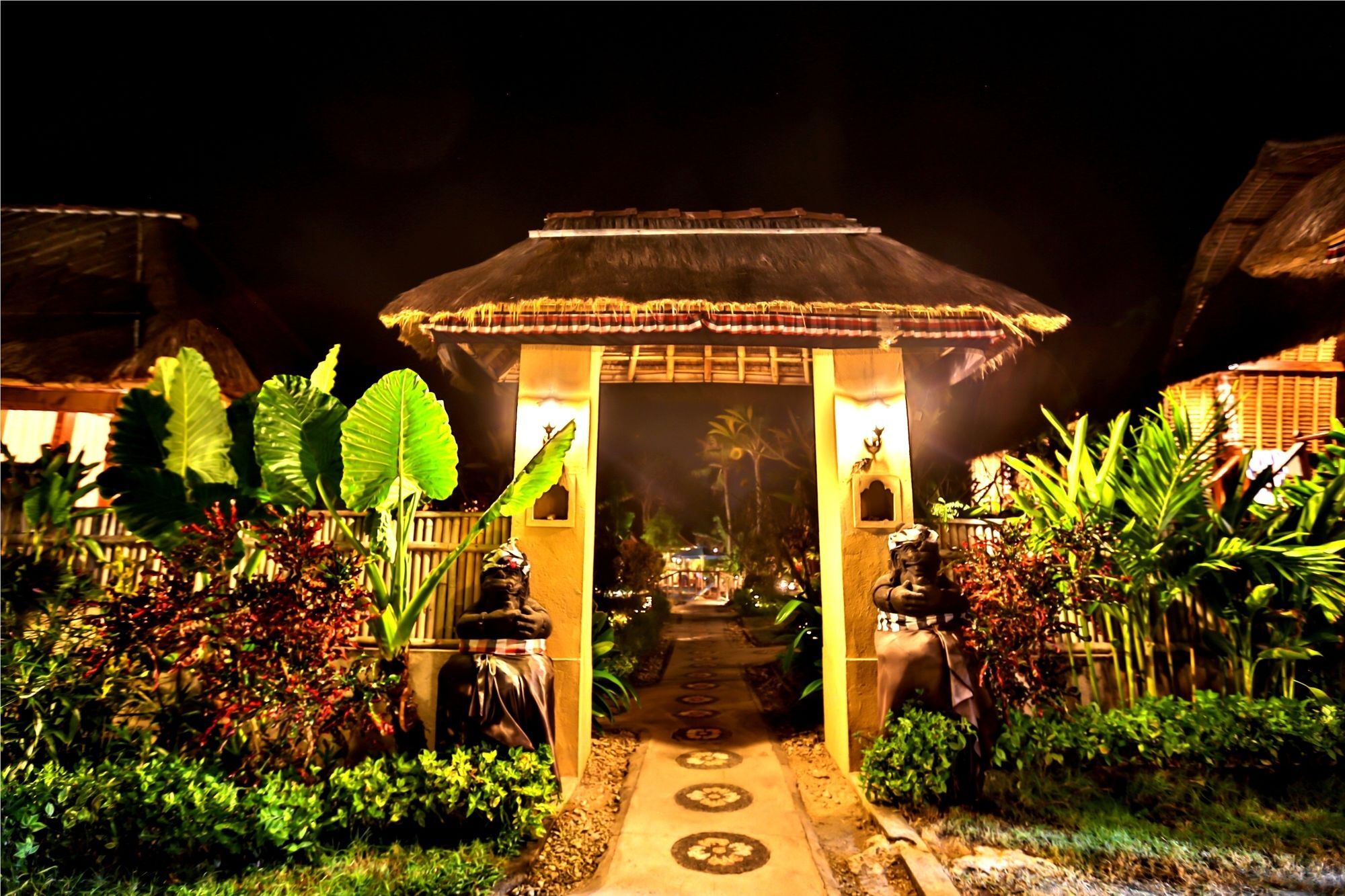 Sunset Coin Lembongan Hotel Exterior photo