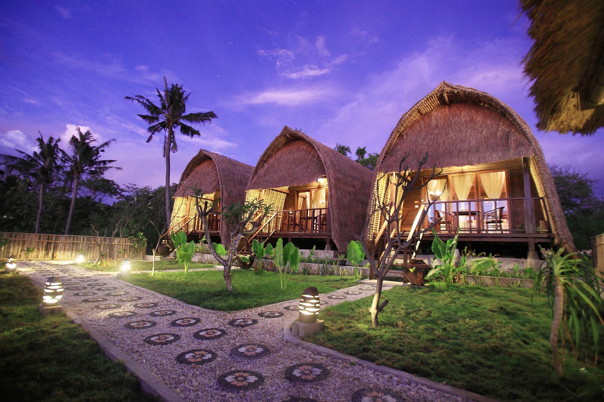 Sunset Coin Lembongan Hotel Exterior photo